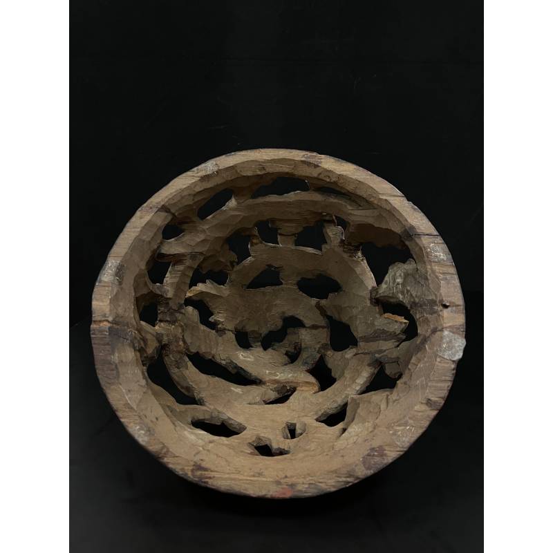 Round gilded lacquer wood carving with flower motif- 5402