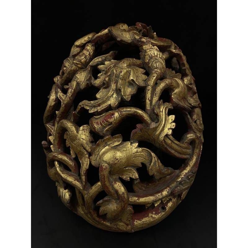 Oval gilded lacquer wood carving- 5404