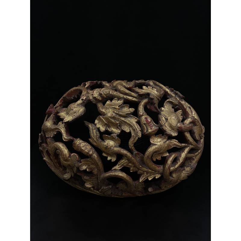 Oval gilded lacquer wood carving- 5404