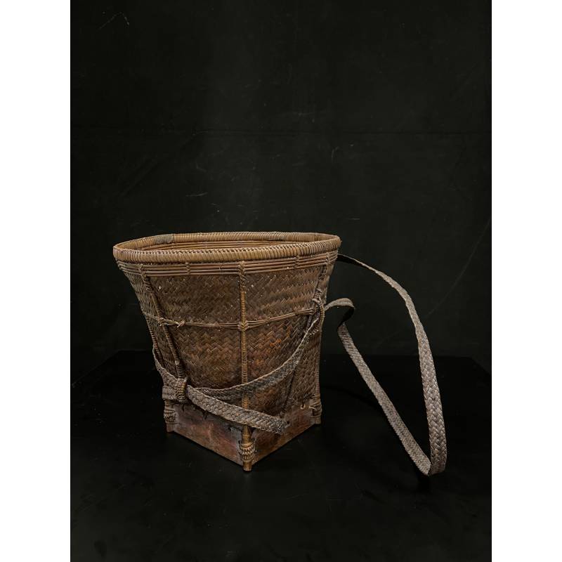 Old Laotian rattan basket- BS1246