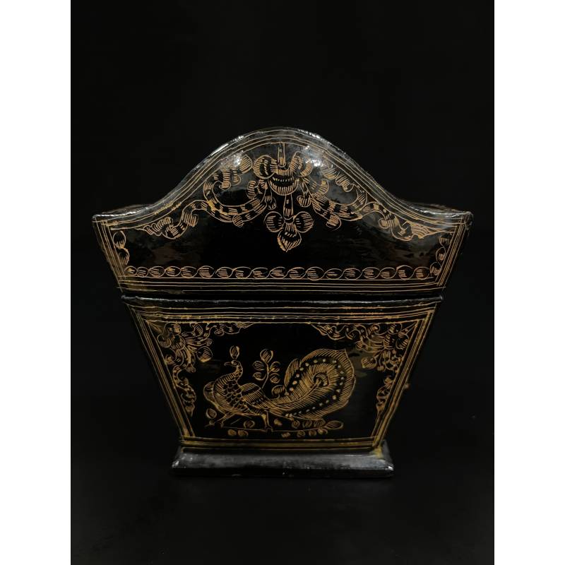 Black lacquer wood box with peacocks motifs -  Ms16474