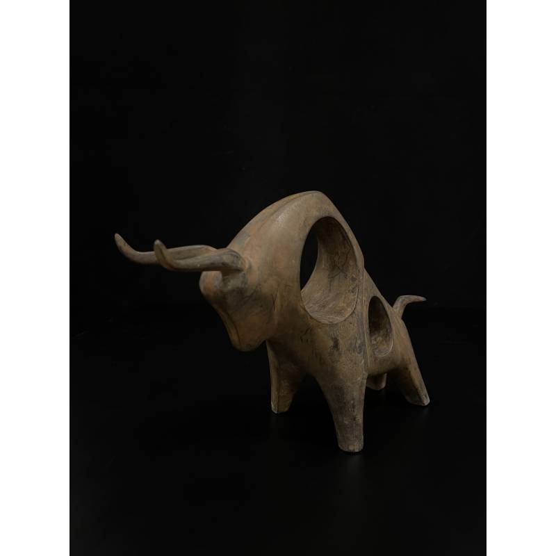 Bronze Bull with holes design- Ms12251