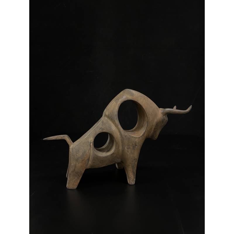 Bronze Bull with holes design- Ms12251