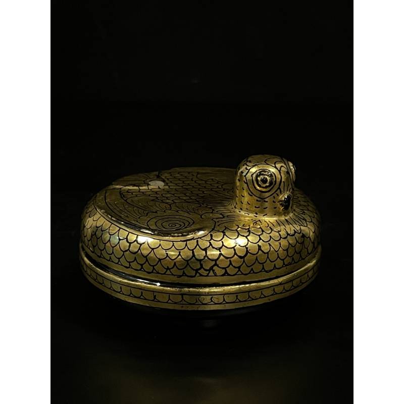 Gold leaf lacquer bamboo powder box in owl shape- Ms16486