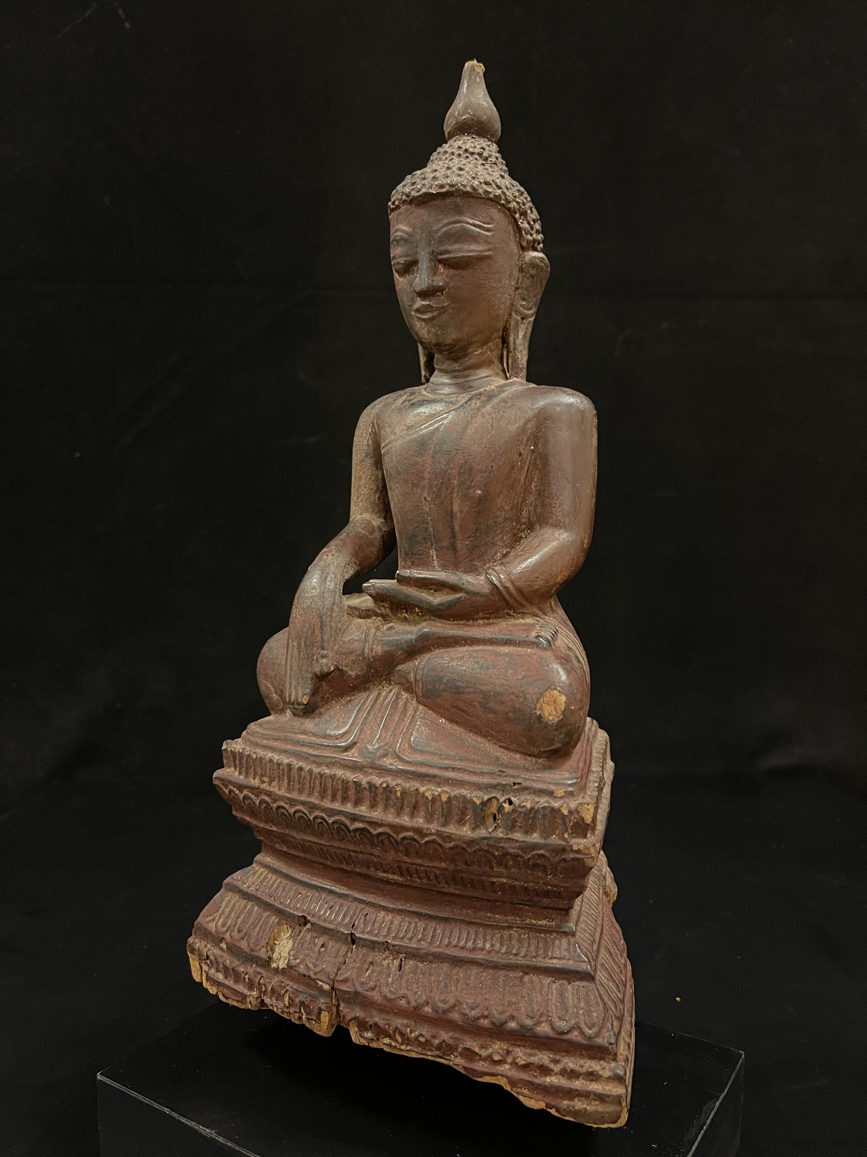 Lacquer wood seated Buddha - 6438