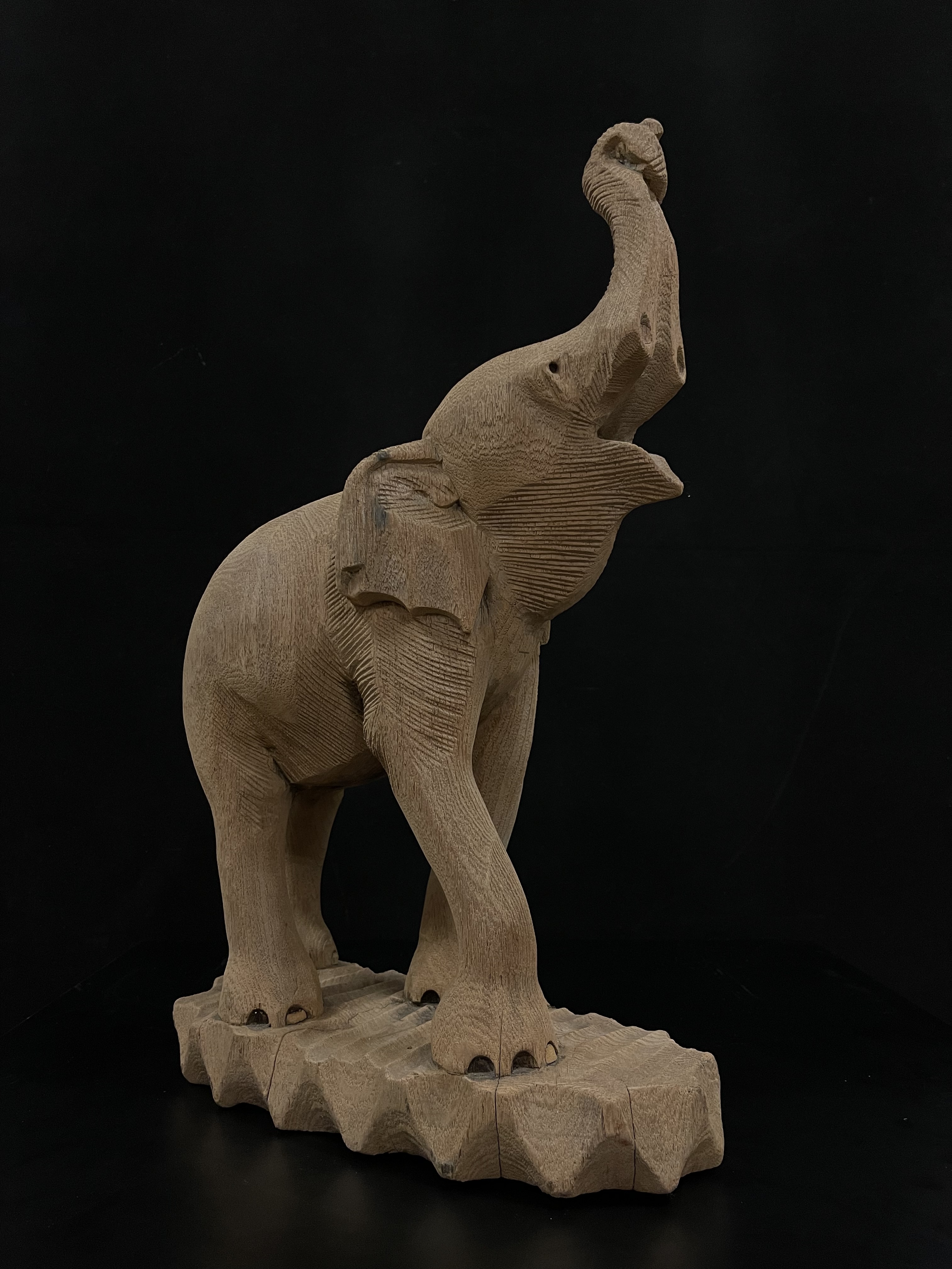 Raw teakwood elephant- 6513