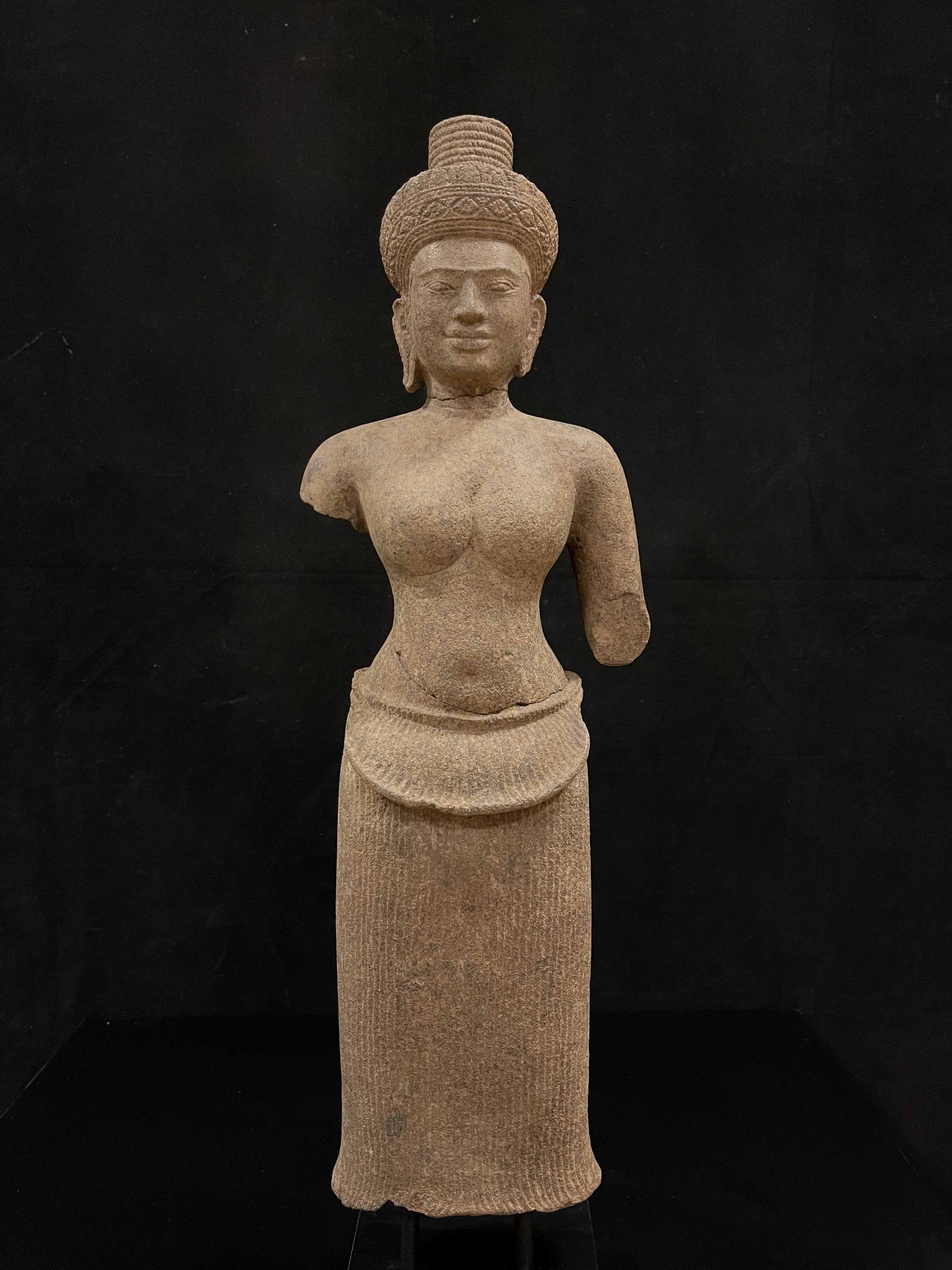 Sandstone standing Uma- 6984