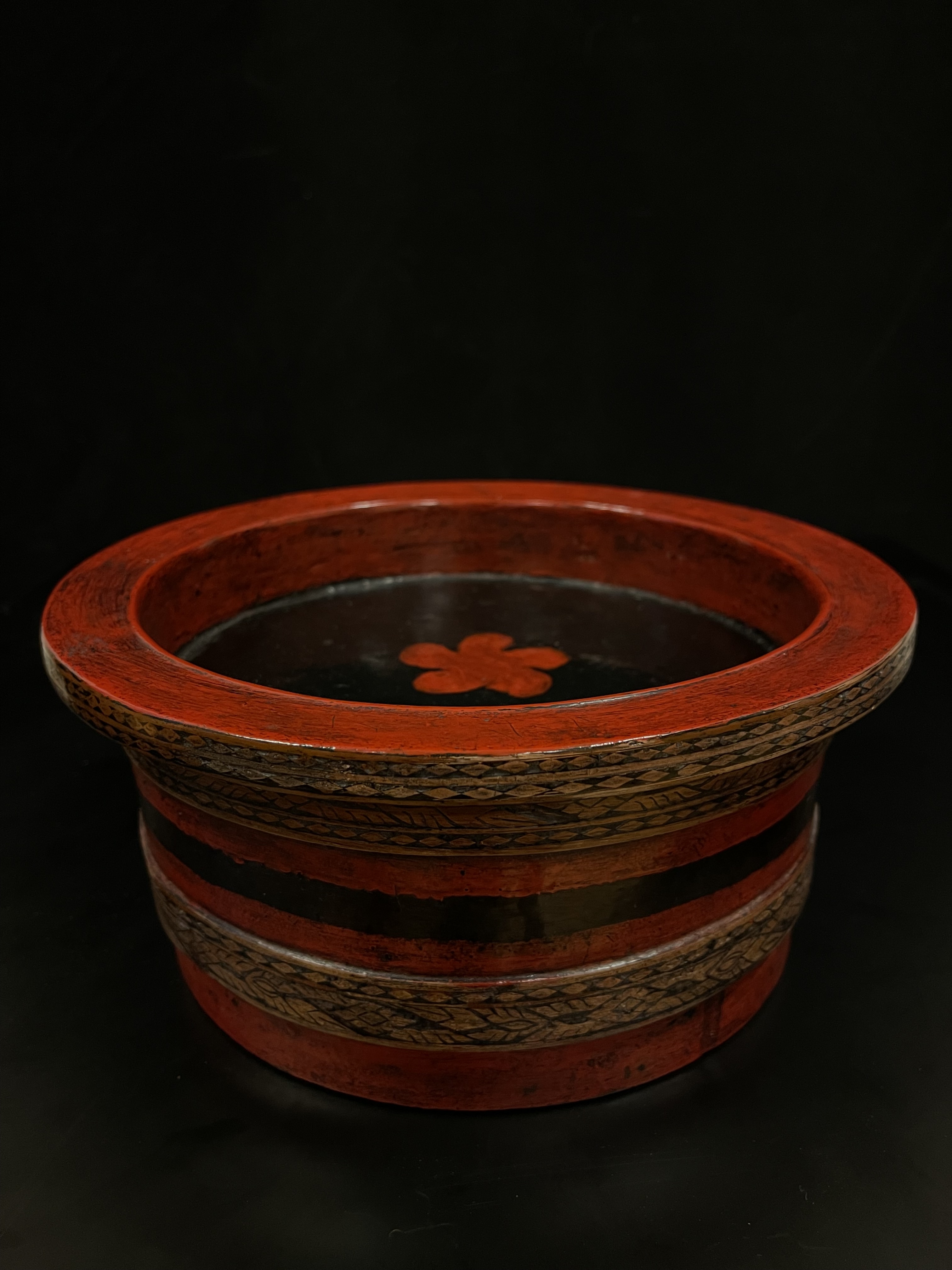 Red lacquer palm wood nut box with a tray cover- Lac2352