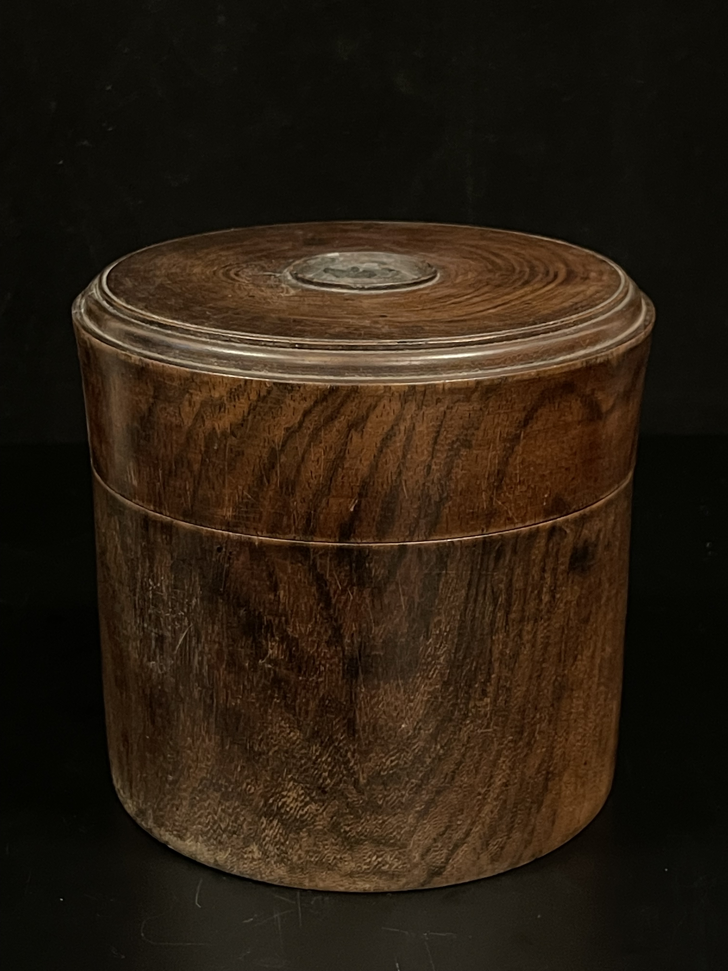 Hardwood betel box- Lac2367