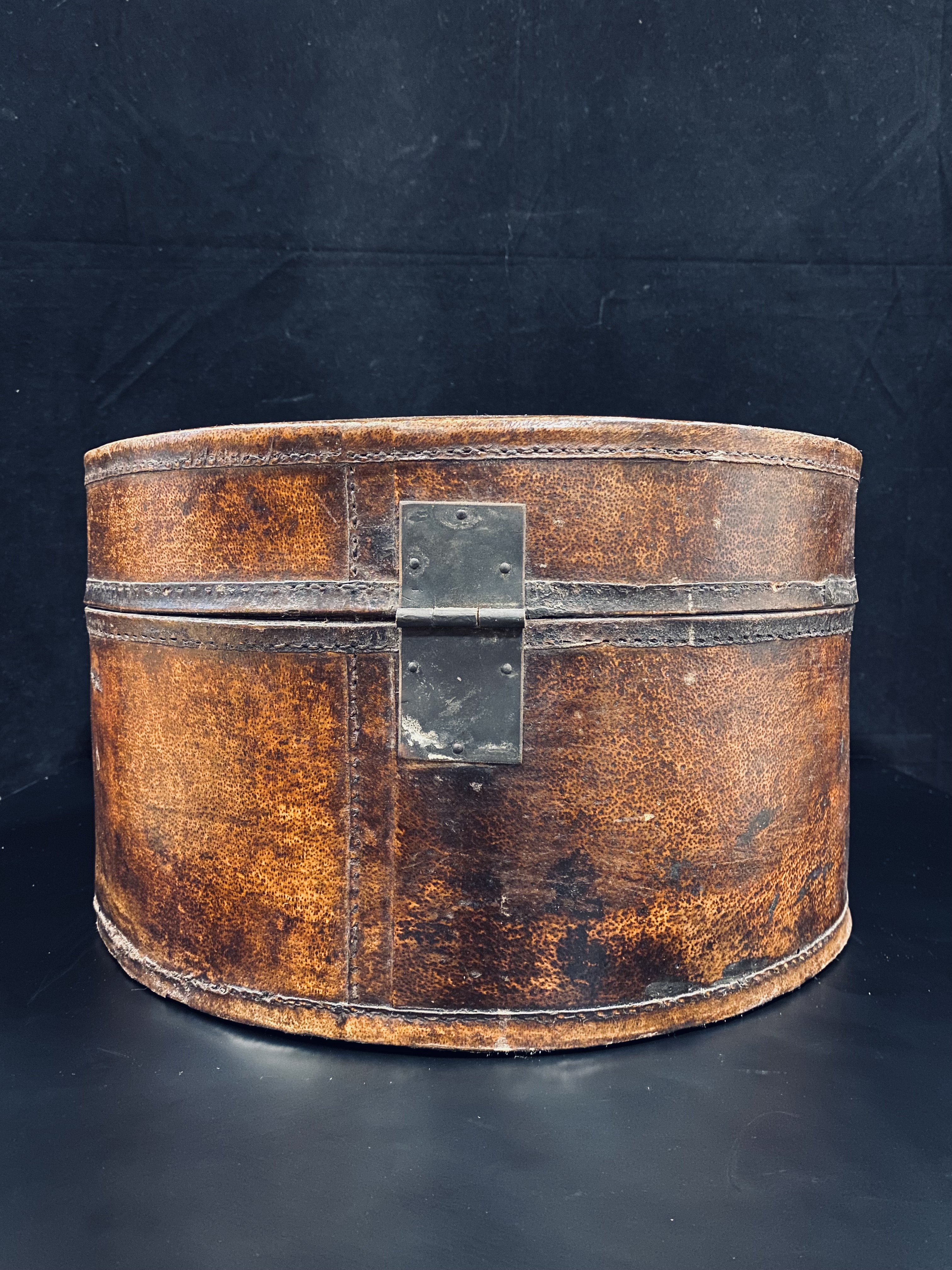 Round brown old leather wooden box- Ms16235